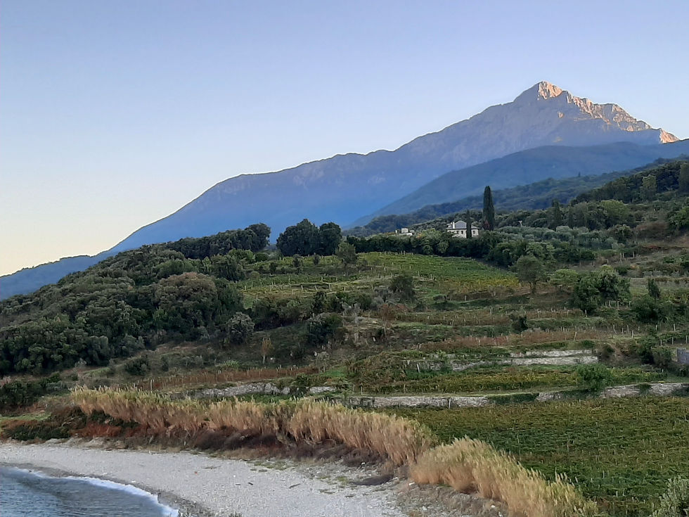 Skite Mylopotamos, im Hintergrund der Heilige Berg