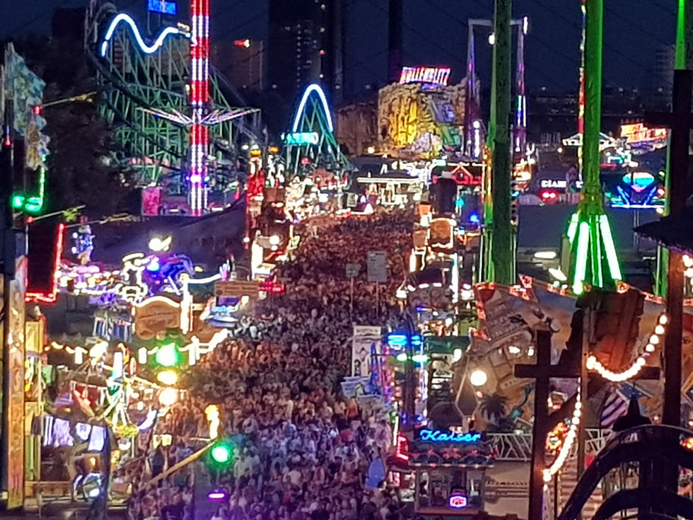 Düsseldorfer Kirmes, größte Kirmes am Rhein, fun fair, Northrhine Westphalia