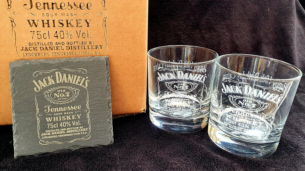 Thumbnail: Whiskey decanter box sets can be personalised