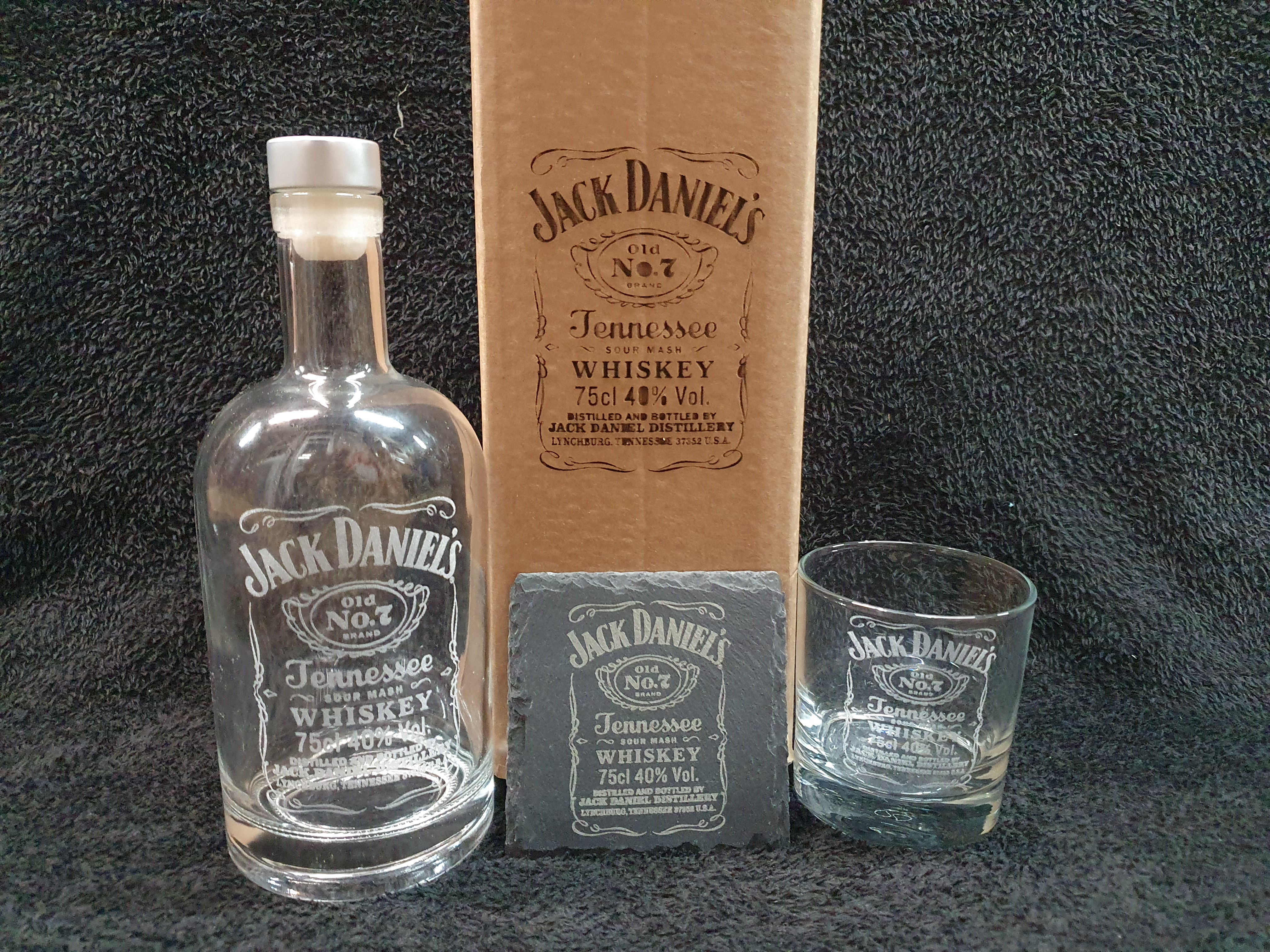 J D decanter box sets can be personalised