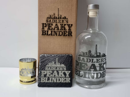 Black and gold glass gift sets