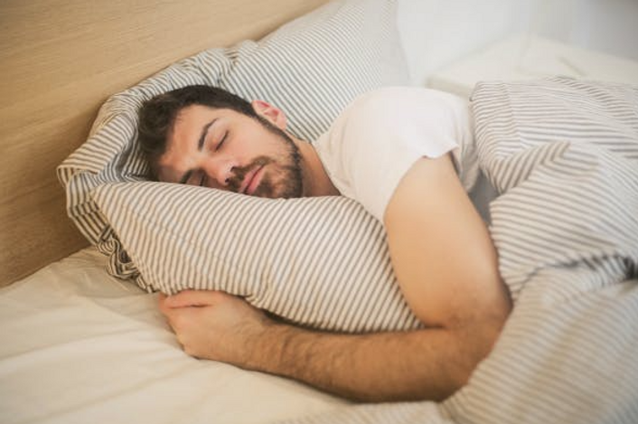 le sommeil est indispensable pour aider votre prise de masse