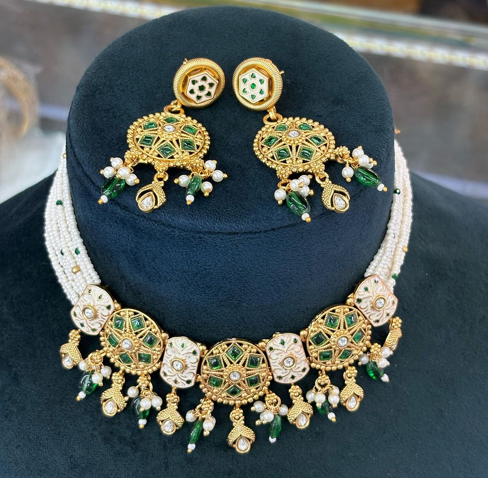 Thumbnail: Kundan antique set