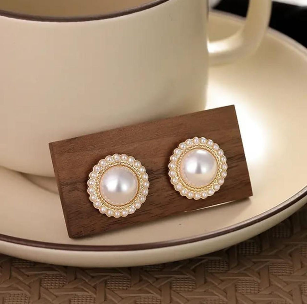 Thumbnail: Pearl earrings 