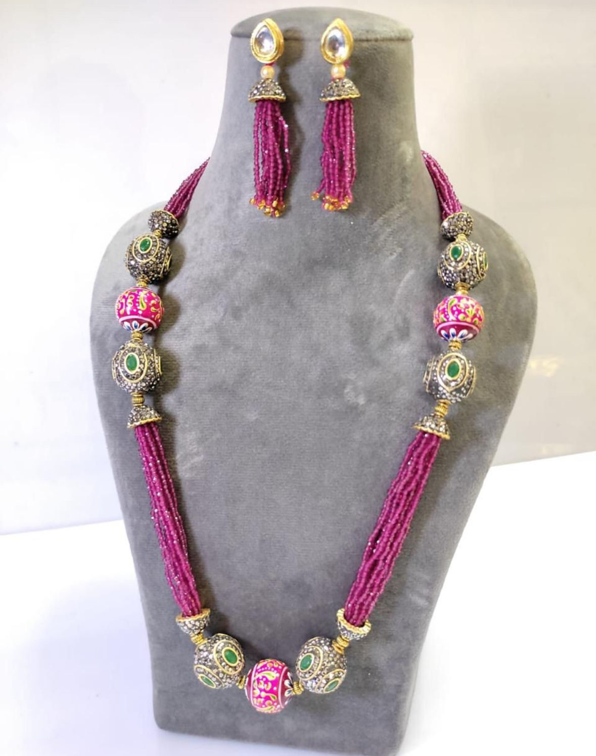 Heritage by fashionable necklace 