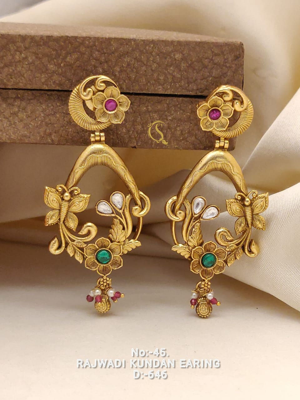 Thumbnail: Exotic earrings 