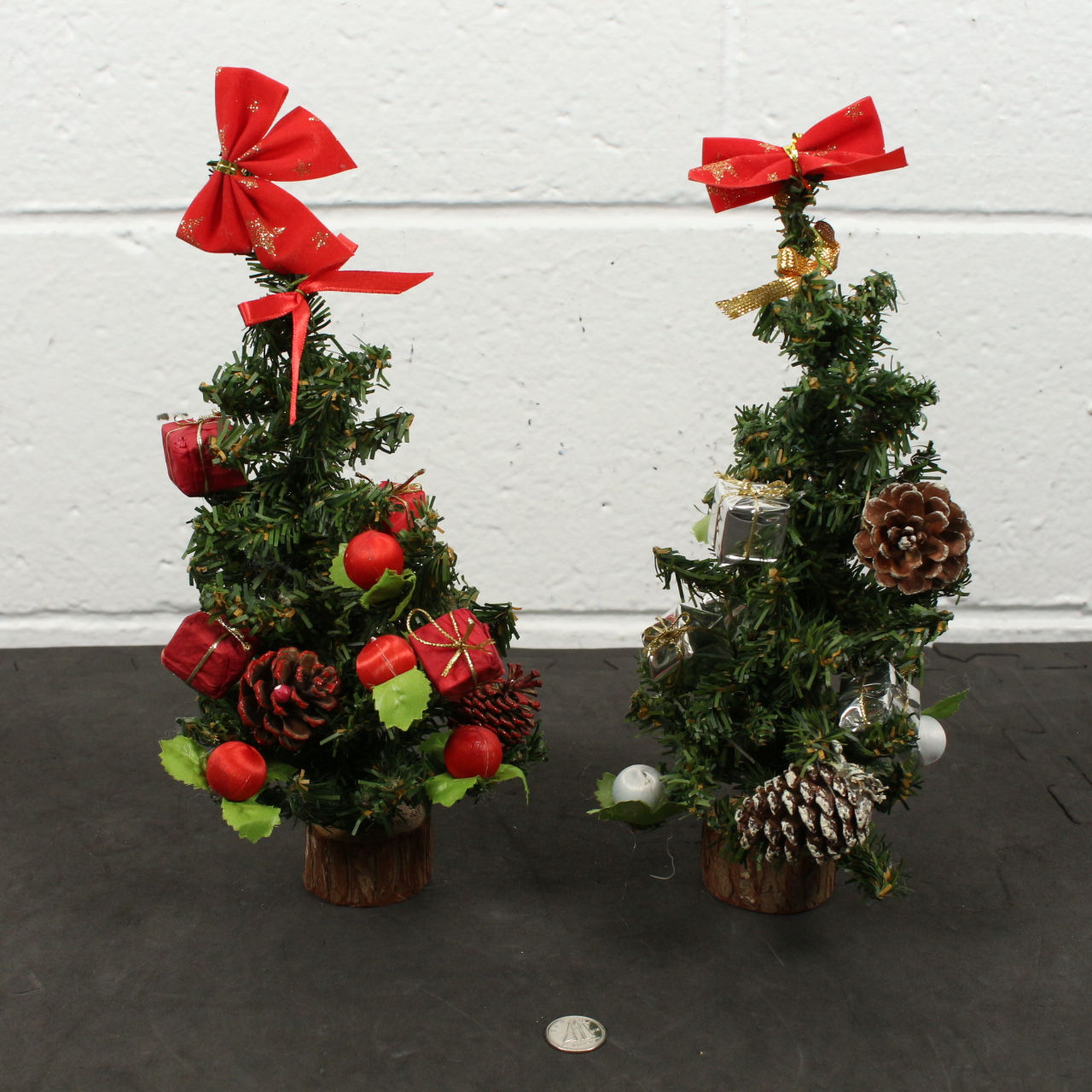 2 petits arbres de Noël
