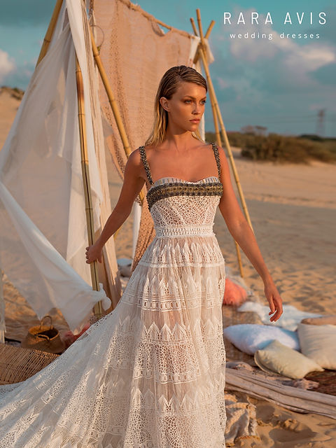 mina's boutique luxury dresses & bridal Bridal Shop in Tampa