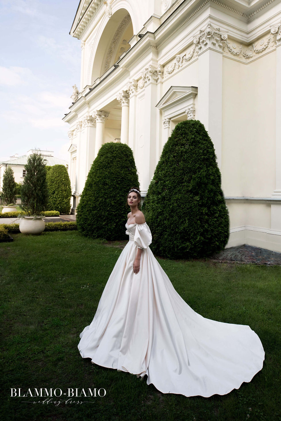 Thumbnail: Medea Wedding Dress