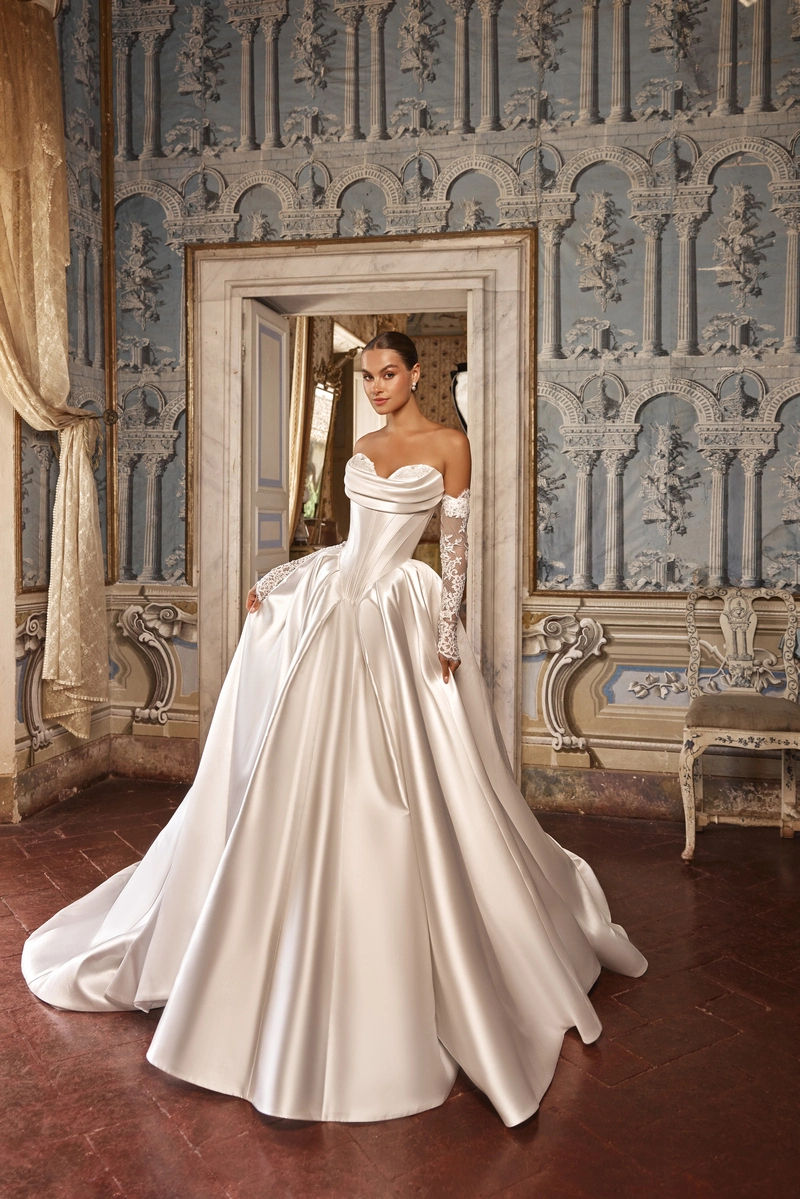 Thumbnail: Fiorella Wedding Dress by Oksana Mukha
