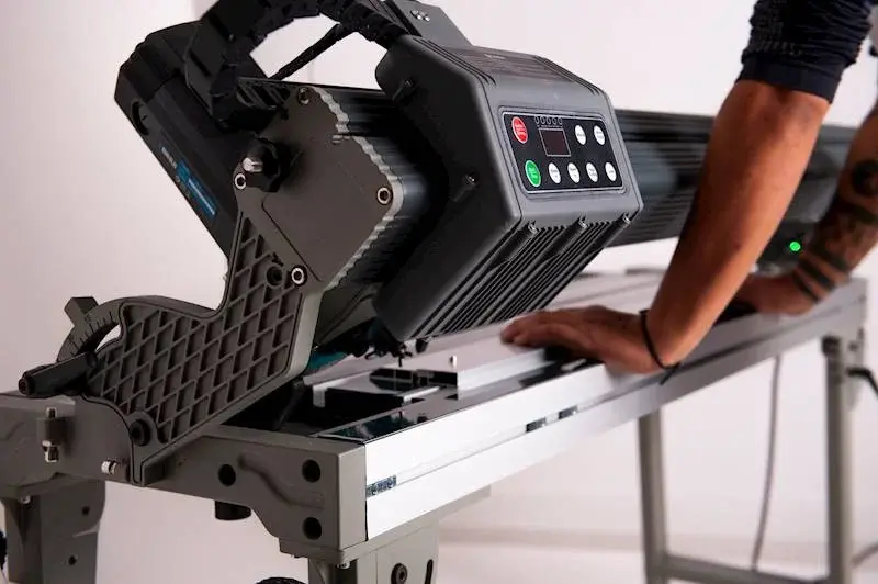 Miniatură: Masina semi-automata taiat/frezat gresie faianta 3kW 180cm 30mm BIHUI-TCSA1800