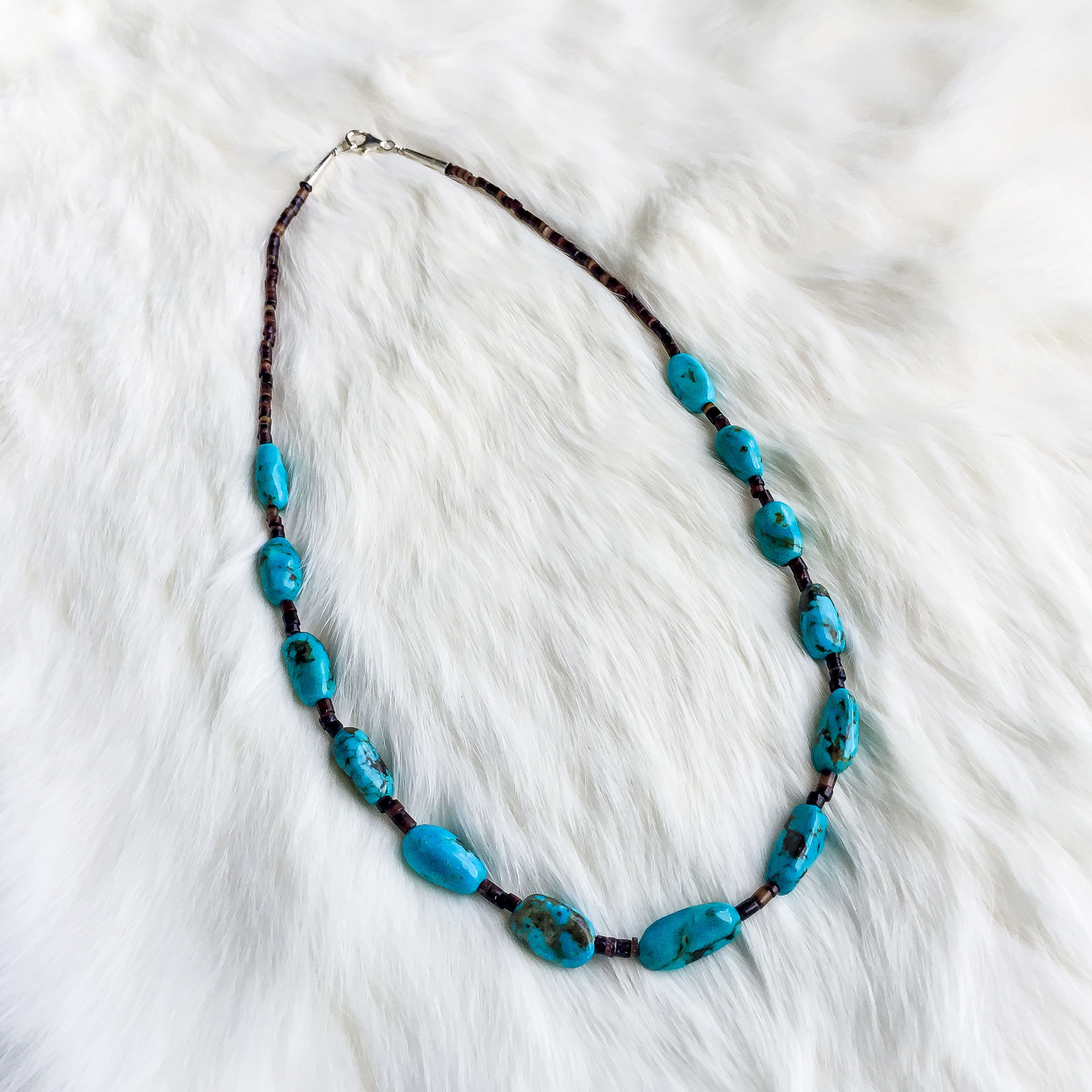 TURQUOISE NUGGET NECKLACE WITH PEN SHELL HEISHI