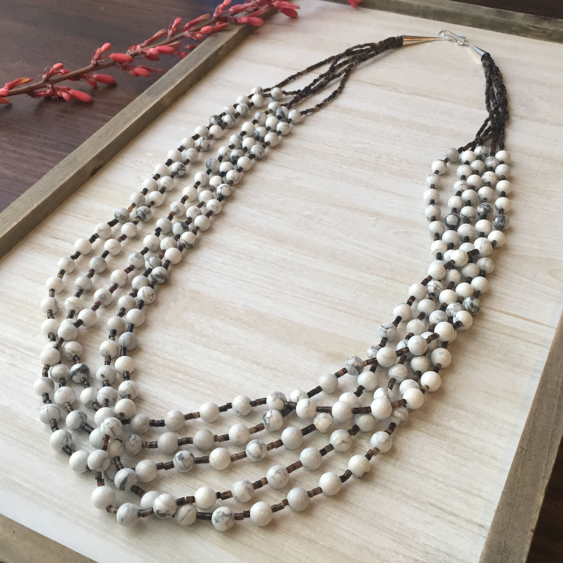 5 STRAND WHITE HOWLITE BEAD NECKLACE WITH PEN SHELL HEISHI