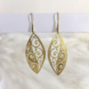 GOLD EARRINGS WITH BRUSHED FINISH