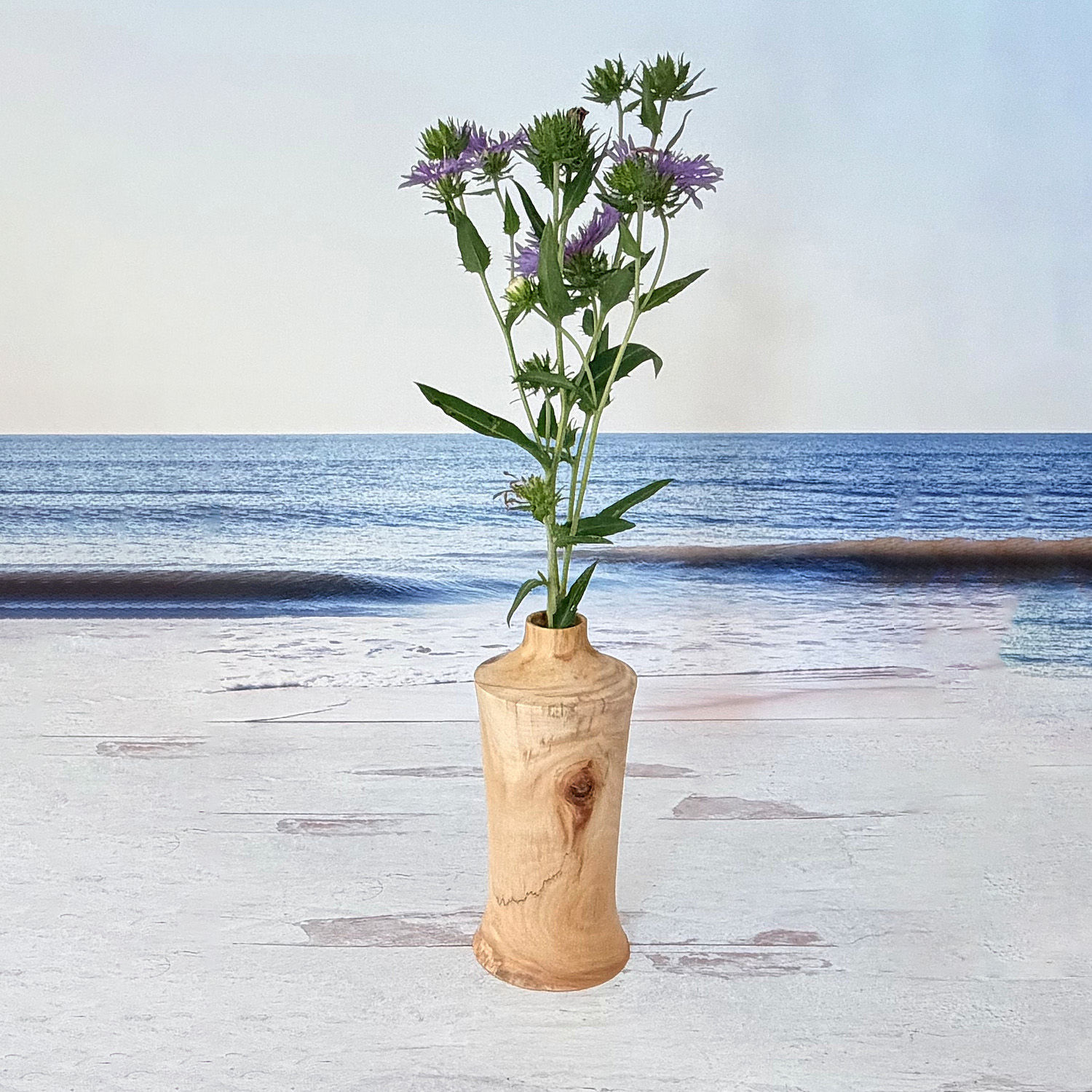 Handcrafted Aspen Wood Vase 011 displaying natural wood grain