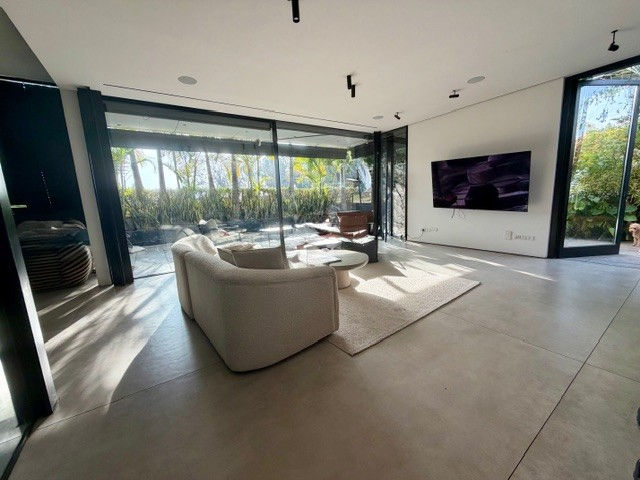 תמונה ממוזערת: לראשונה למכירה בשיכון הצנחנים- וילה מפוארת+ בריכה בבלעדיות.