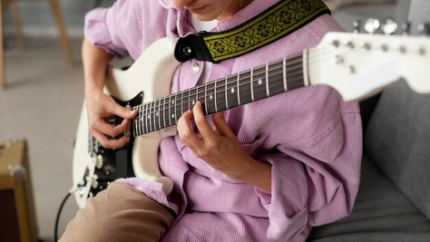 Electric Guitar Lessons in Singapore: Start Your Rock Journey