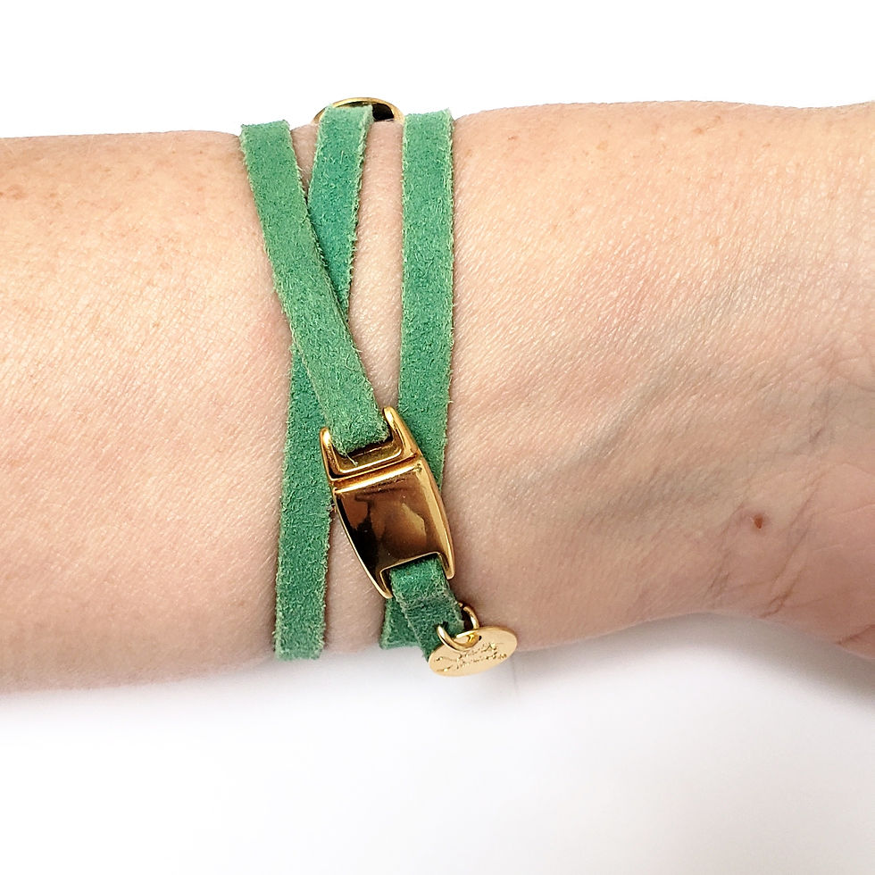 Miniatura: Pulseira em camurça com flor de strass