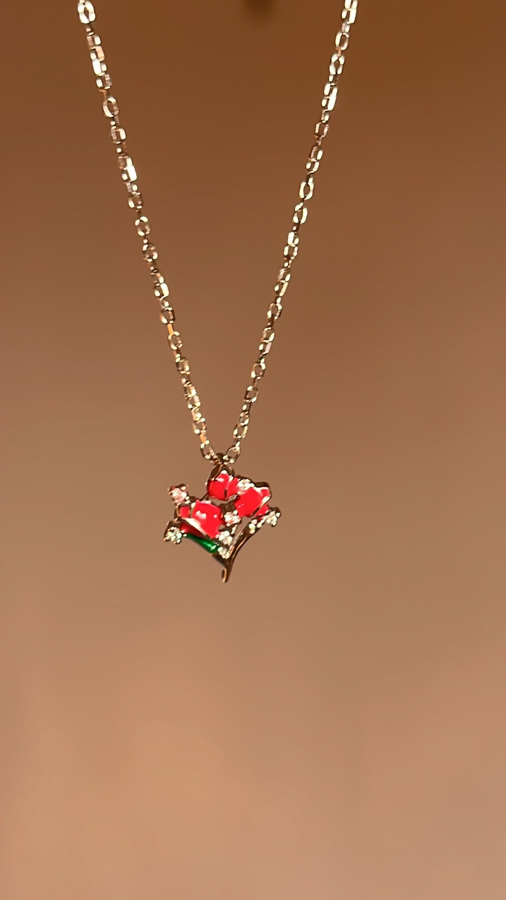 Rose bouquet necklace 