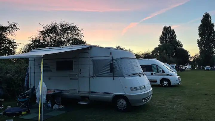 Dusk falls over Cambridge. Vanlife UK. Vanlife. Digital nomad. Hymer. Hymer B564. Nature. Travel. Travel diaries. Camping. Off grid.
