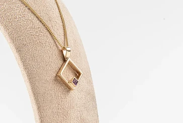 commericial-photographer-pendant.webp