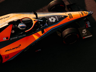 Zak Brown já teria sinalizado internamente que a equipe deixará a categoria elétrica, ao fim da temporada 2025-26, para priorizar seus projetos na Fórmula 1, Mundial de Endurance e IndyCar. A possível saída ainda não é oficial, mas movimenta os bastidores e levanta incertezas sobre o futuro da operação liderada por Ian James.