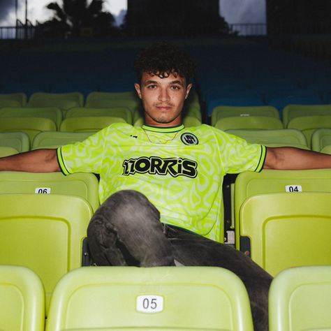 Landostand estreia em Silverstone e celebra fase de destaque de Lando Norris