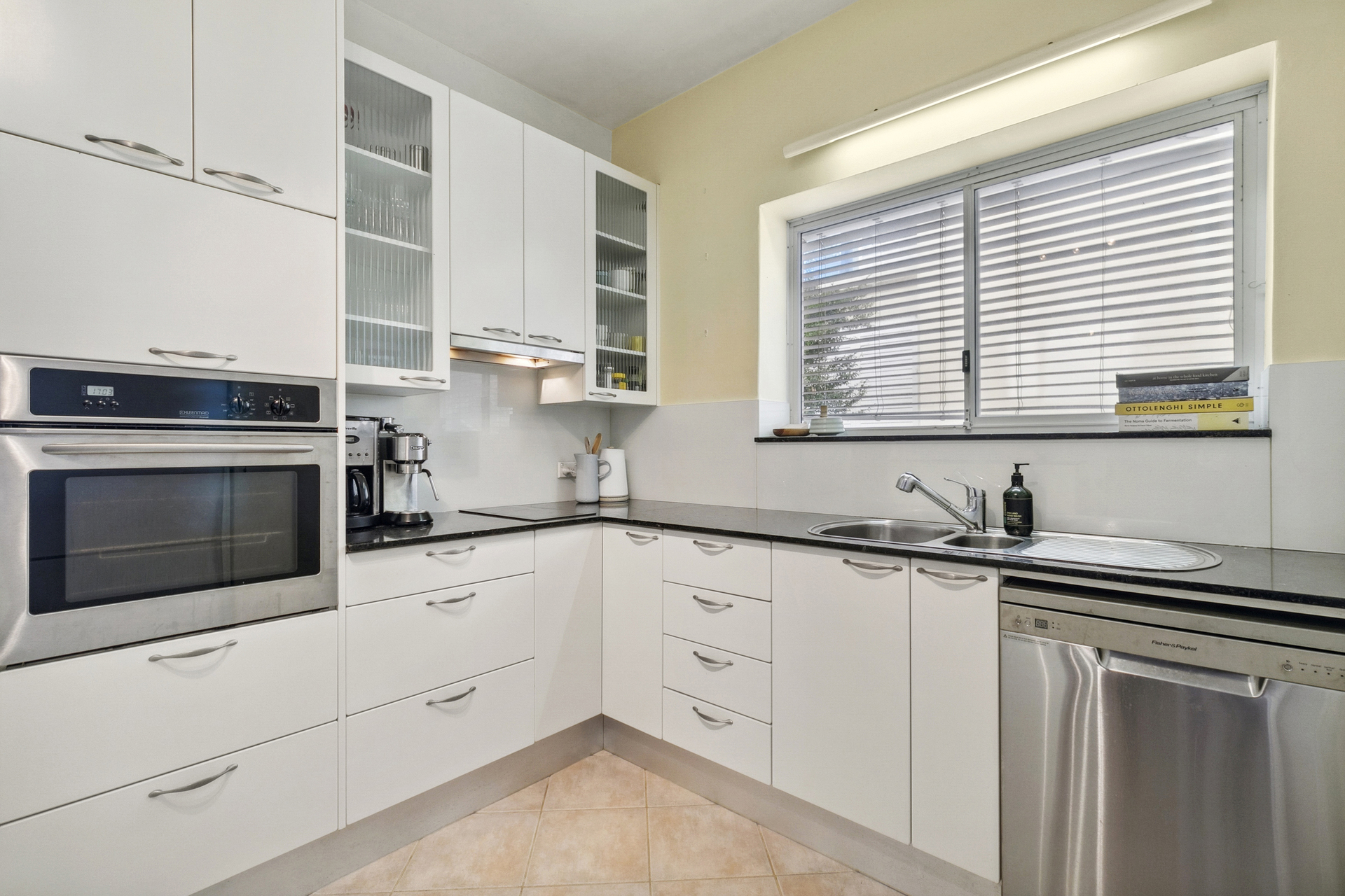 2/24 Cove Avenue, Manly - Thumbnail 4
