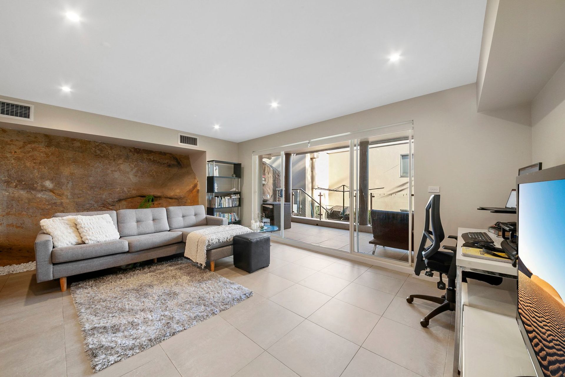 6/157 Queenscliff Road, Queenscliff - Thumbnail 2