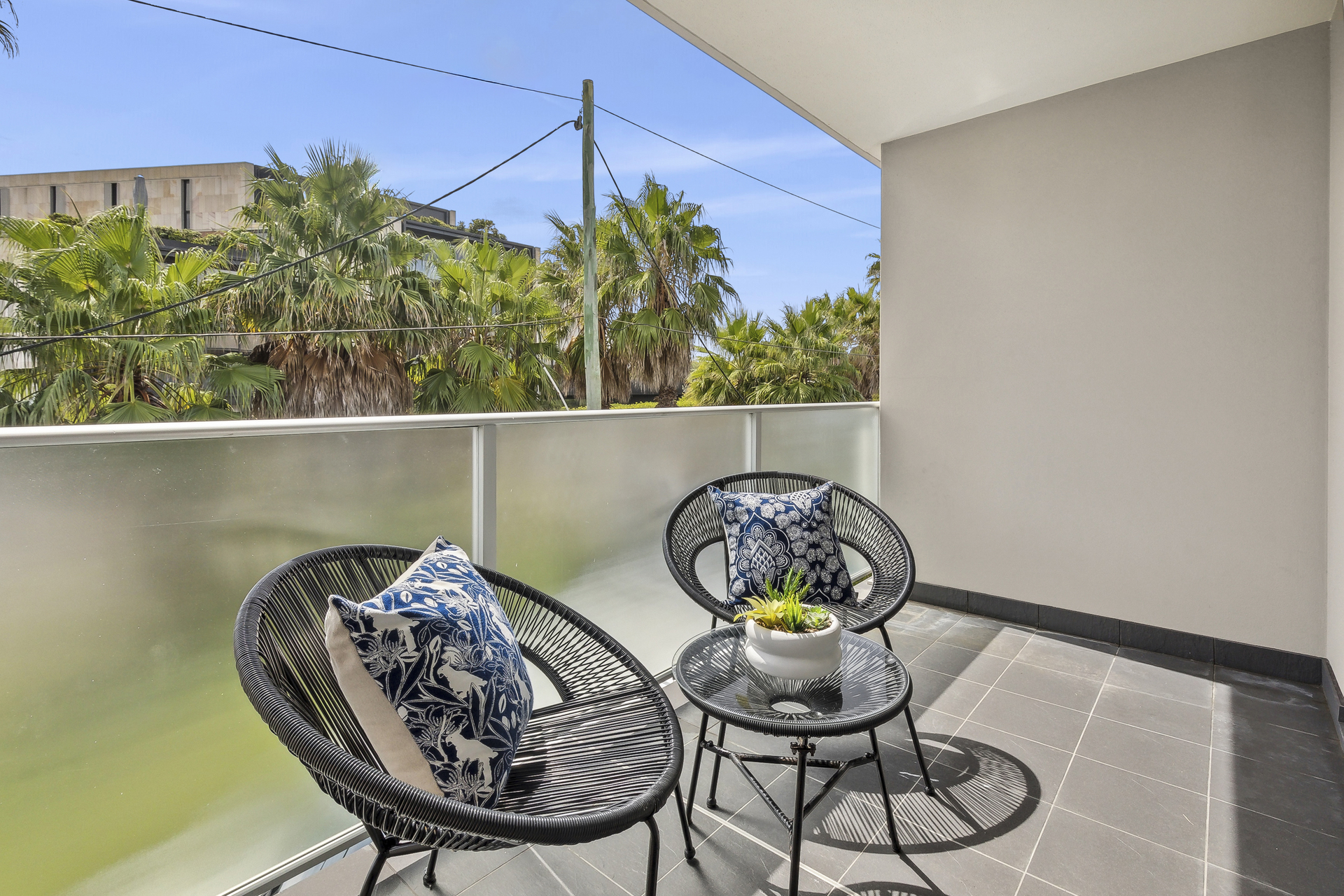 1/75 Evans Street, Freshwater - Thumbnail 7