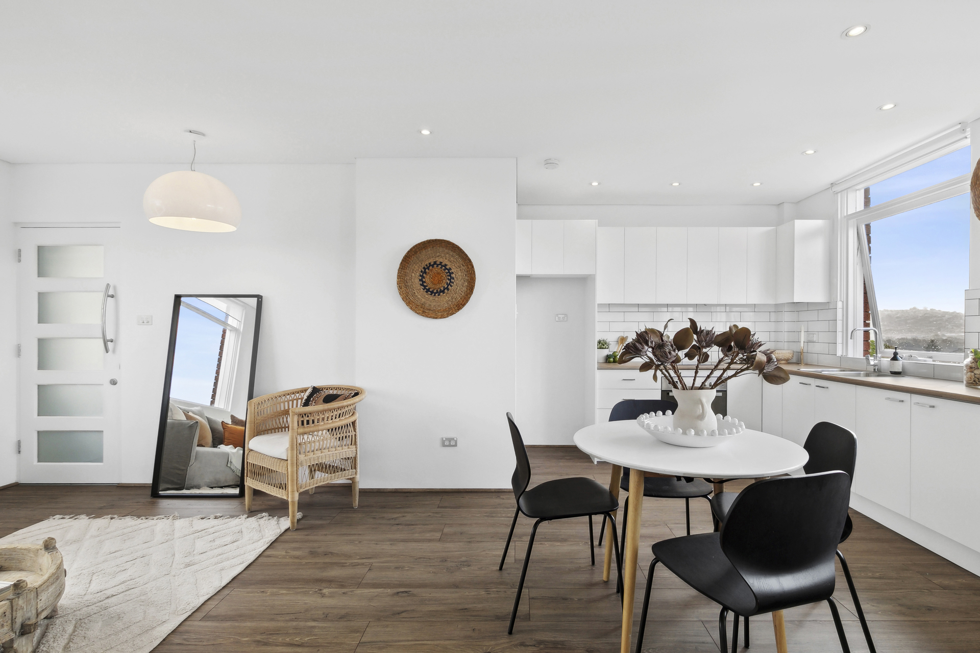 9/12A Corella Street, Freshwater - Thumbnail 3