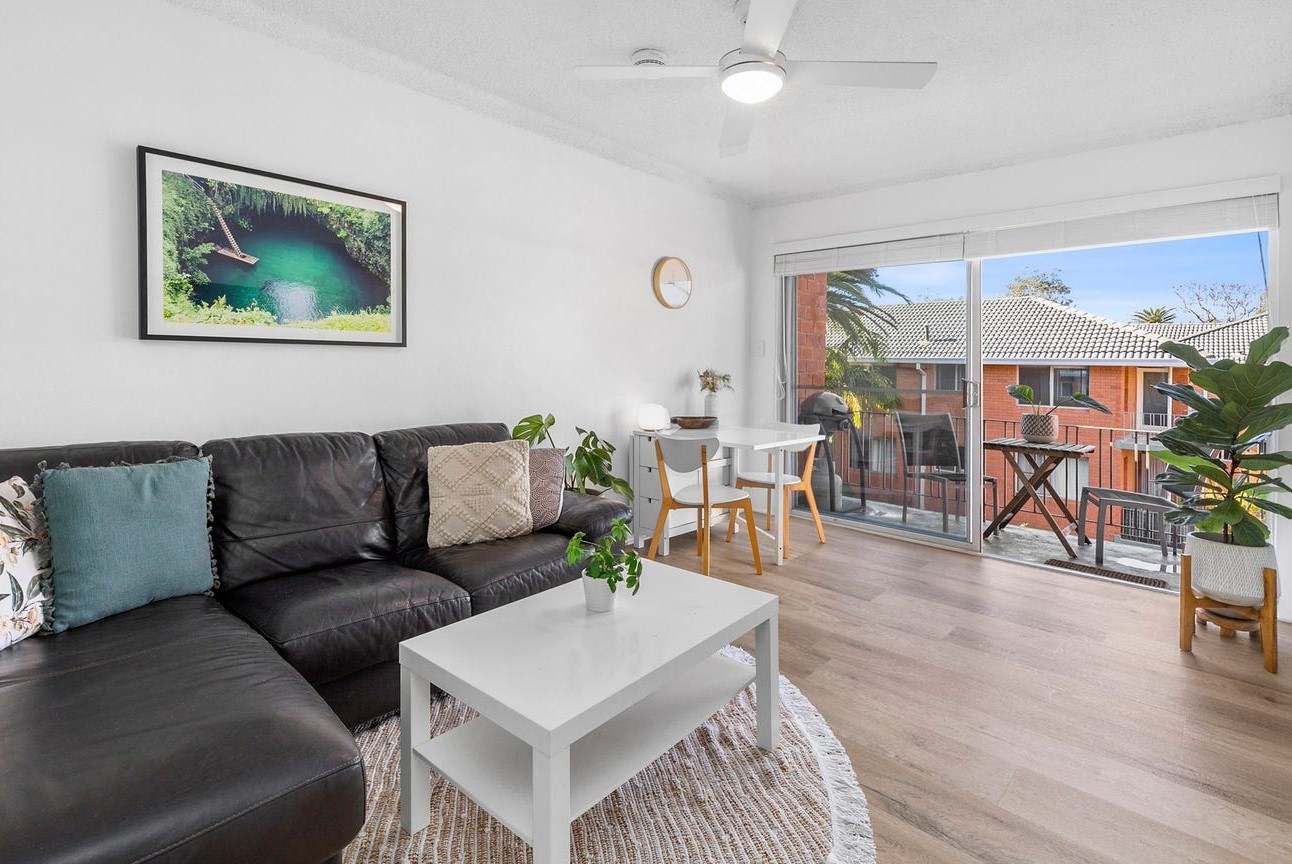 12/4 Greenwood Place, Freshwater - Thumbnail 2