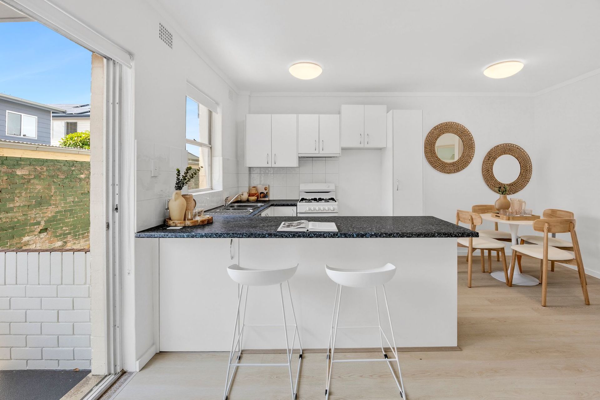 3/33 Cavill Street, Freshwater - Thumbnail 4