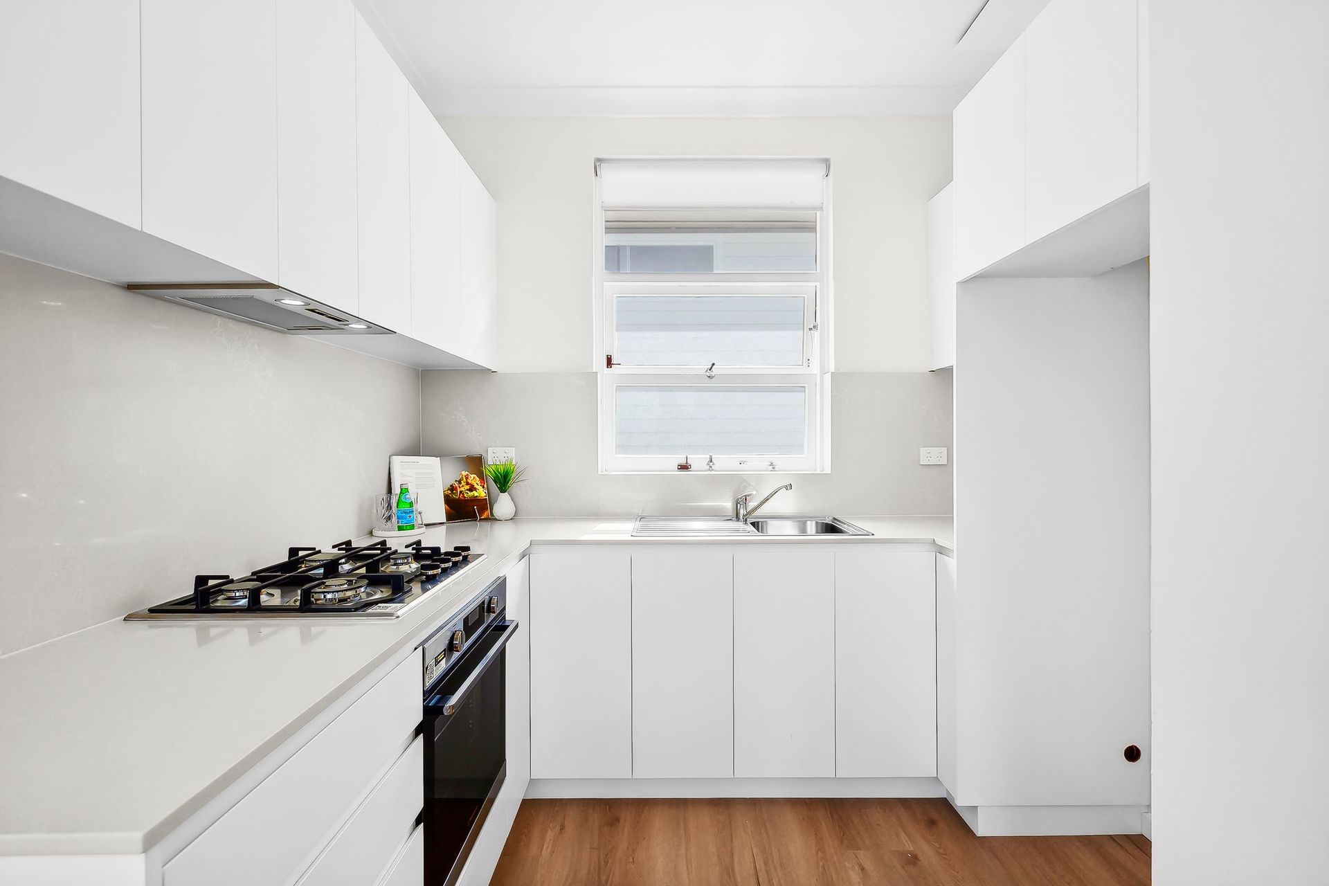 4/23 Wilson Street, Freshwater - Thumbnail 2