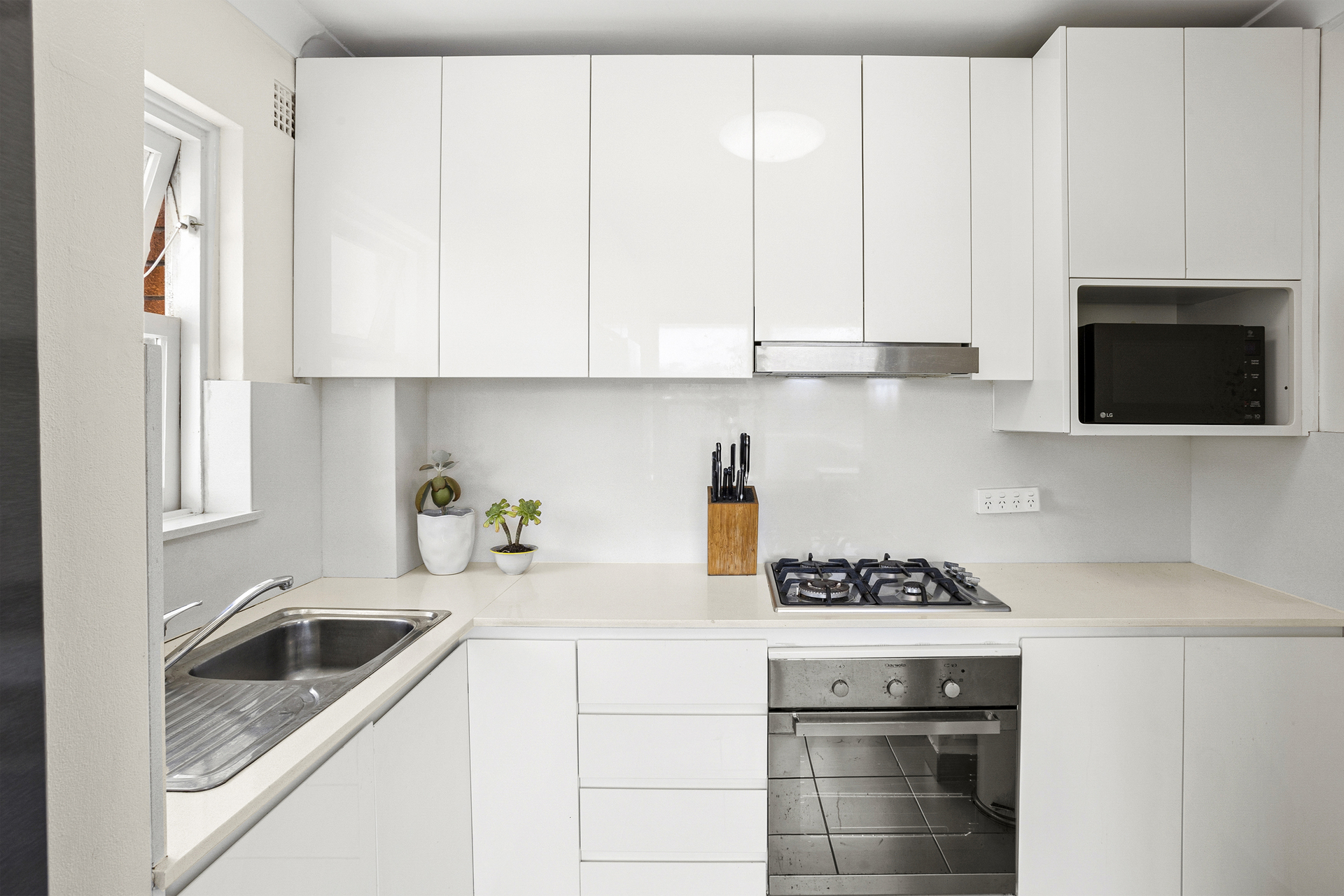 10/46 Wyndora Avenue, Freshwater - Thumbnail 4