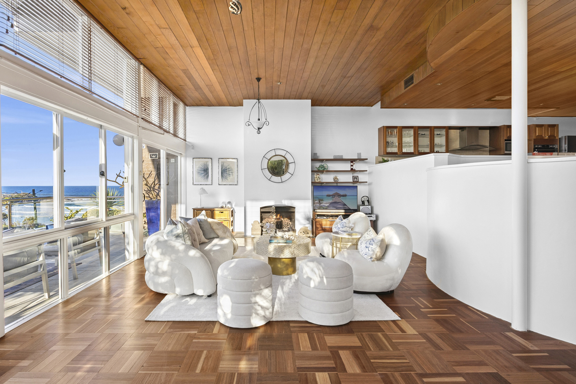 61 Undercliff Road, Freshwater - Thumbnail 4