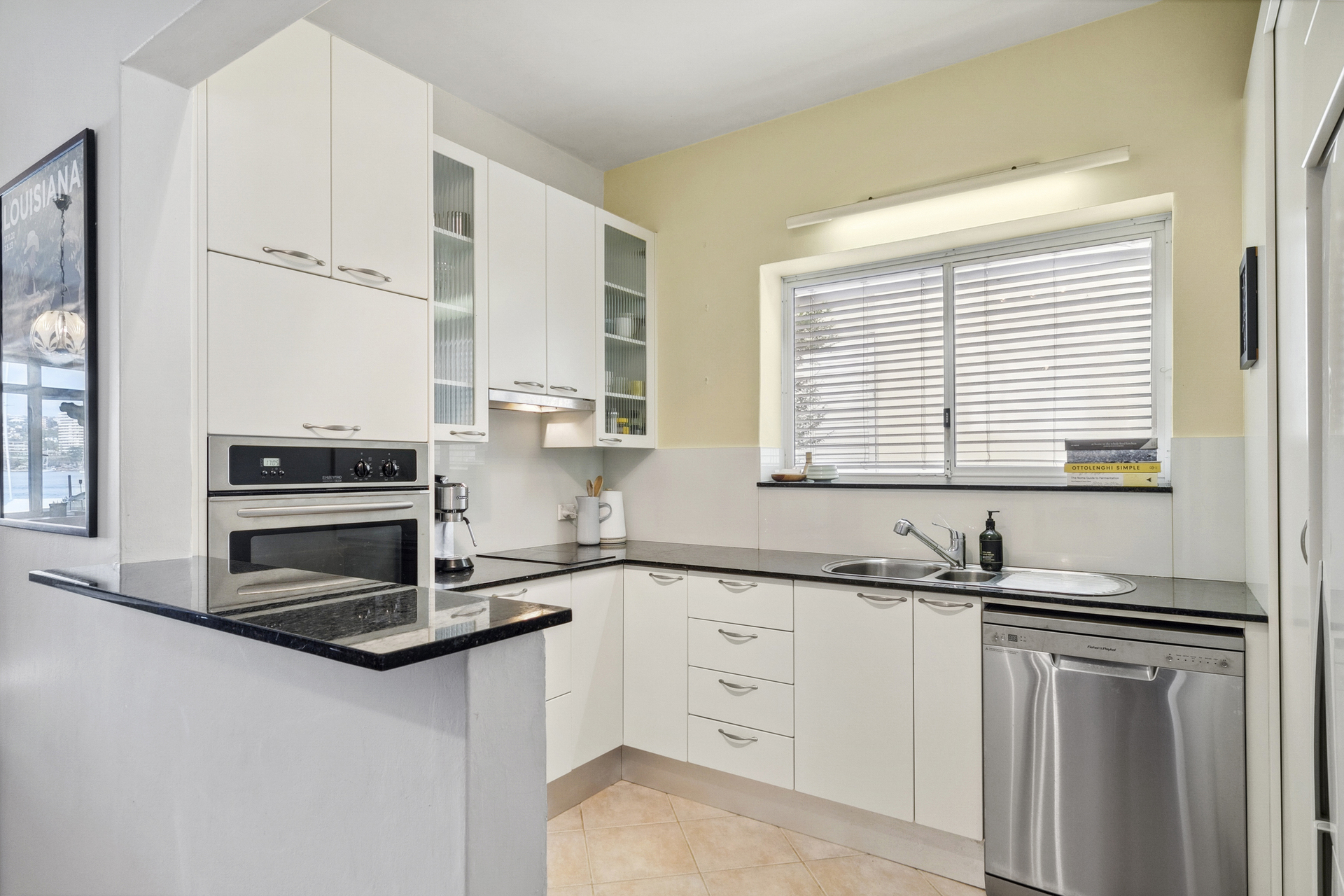 2/24 Cove Avenue, Manly - Thumbnail 5