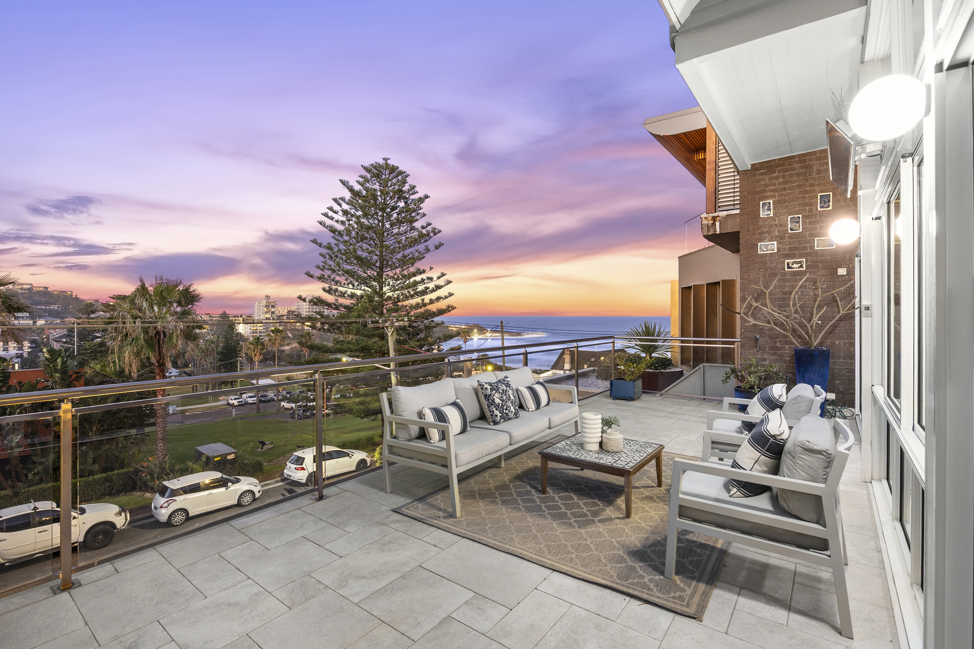 61 Undercliff Road, Freshwater - Thumbnail 3