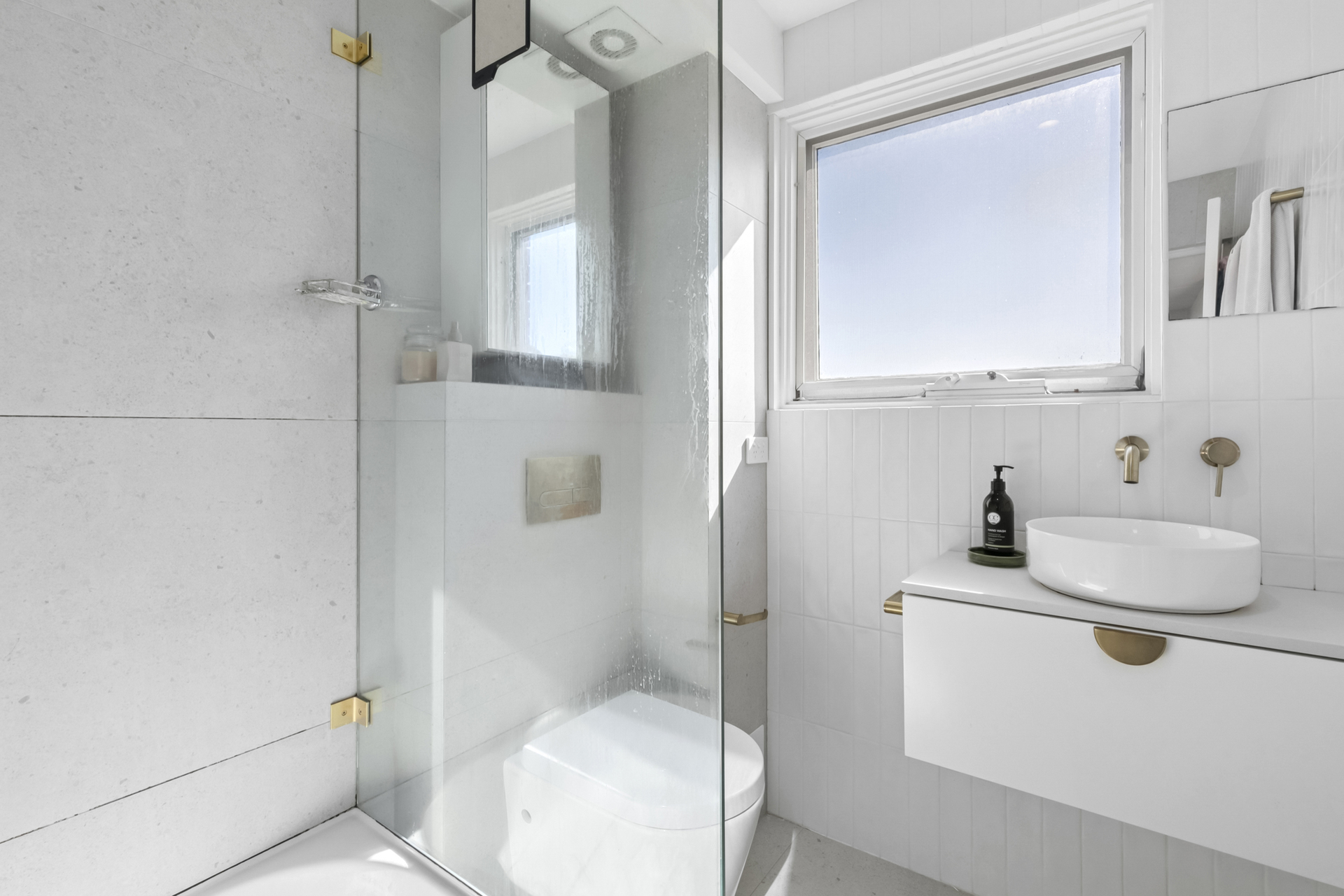 6/12A Corella Street, Freshwater - Thumbnail 7