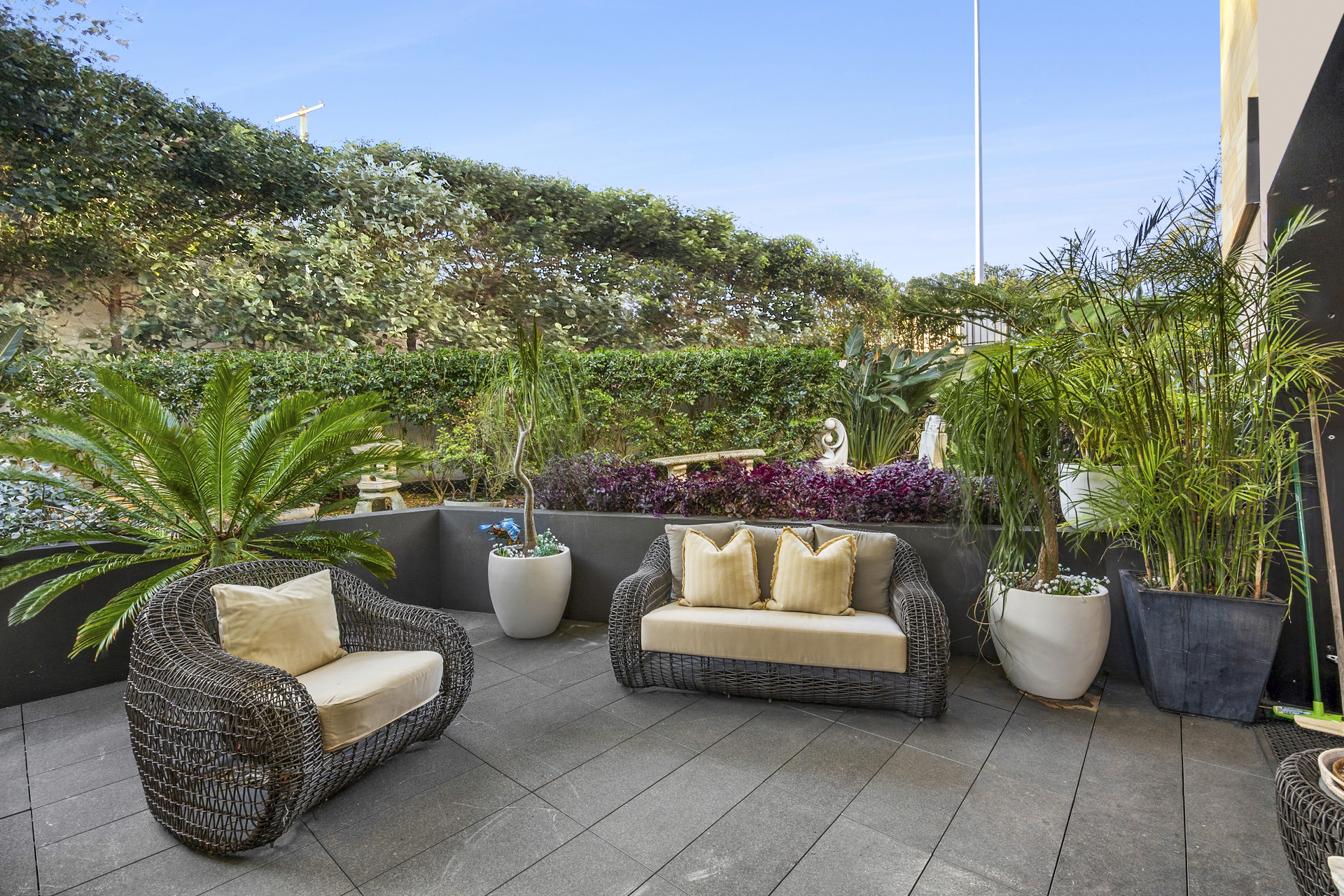 20/80 Evans Street, Freshwater - Thumbnail 2