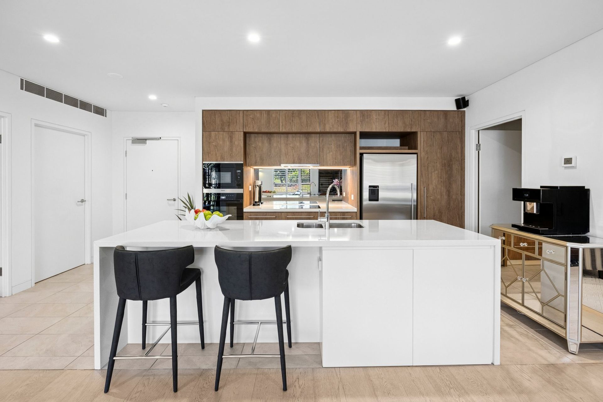 9/80 Evans Street, Freshwater - Thumbnail 5