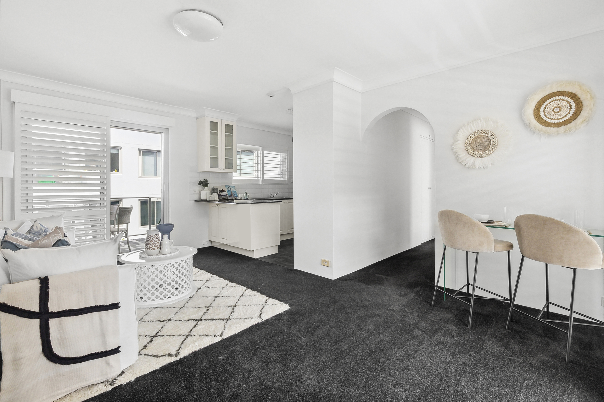 1/75 Evans Street, Freshwater - Thumbnail 2