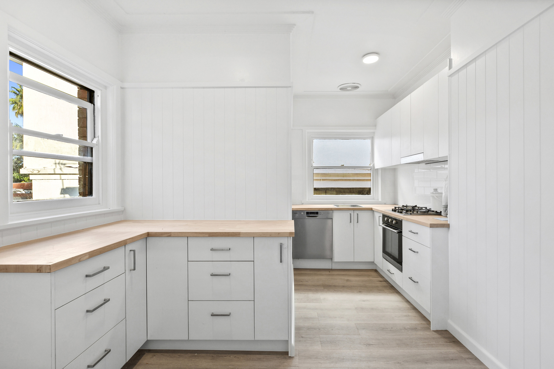 149 Wyndora Avenue, Freshwater - Thumbnail 2