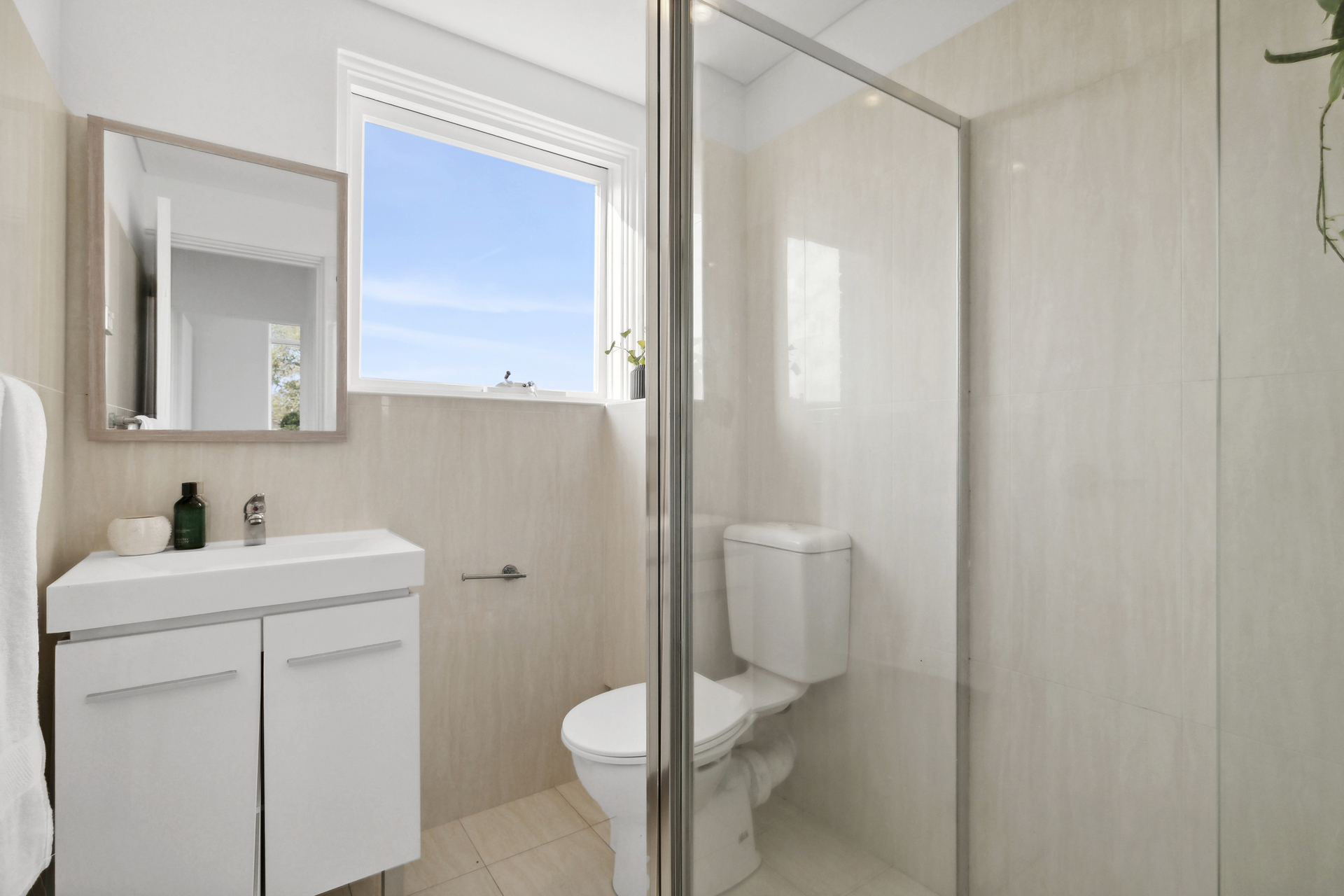 9/12A Corella Street, Freshwater - Thumbnail 8