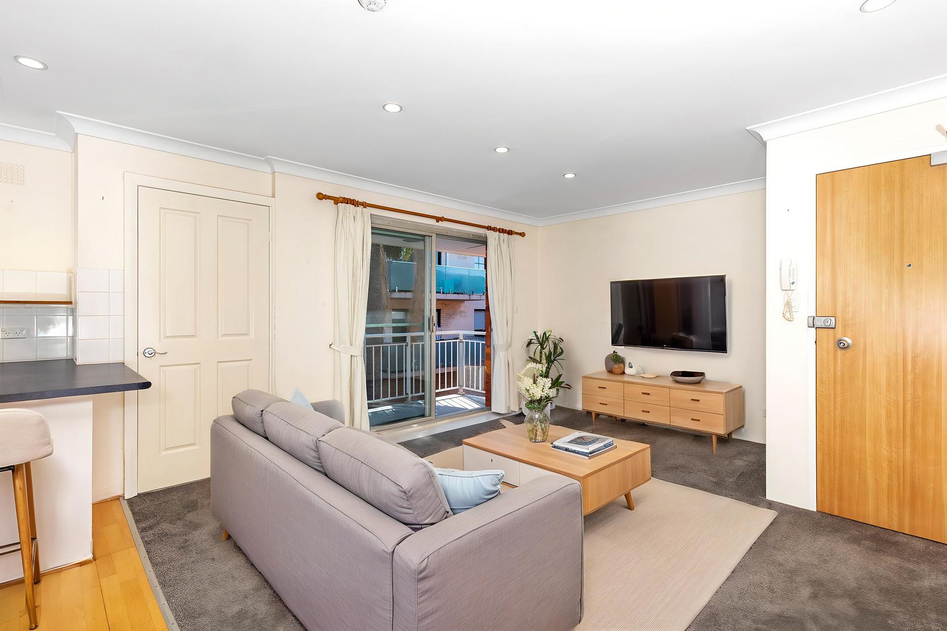 10/68 Albert Street, Freshwater - Thumbnail 2