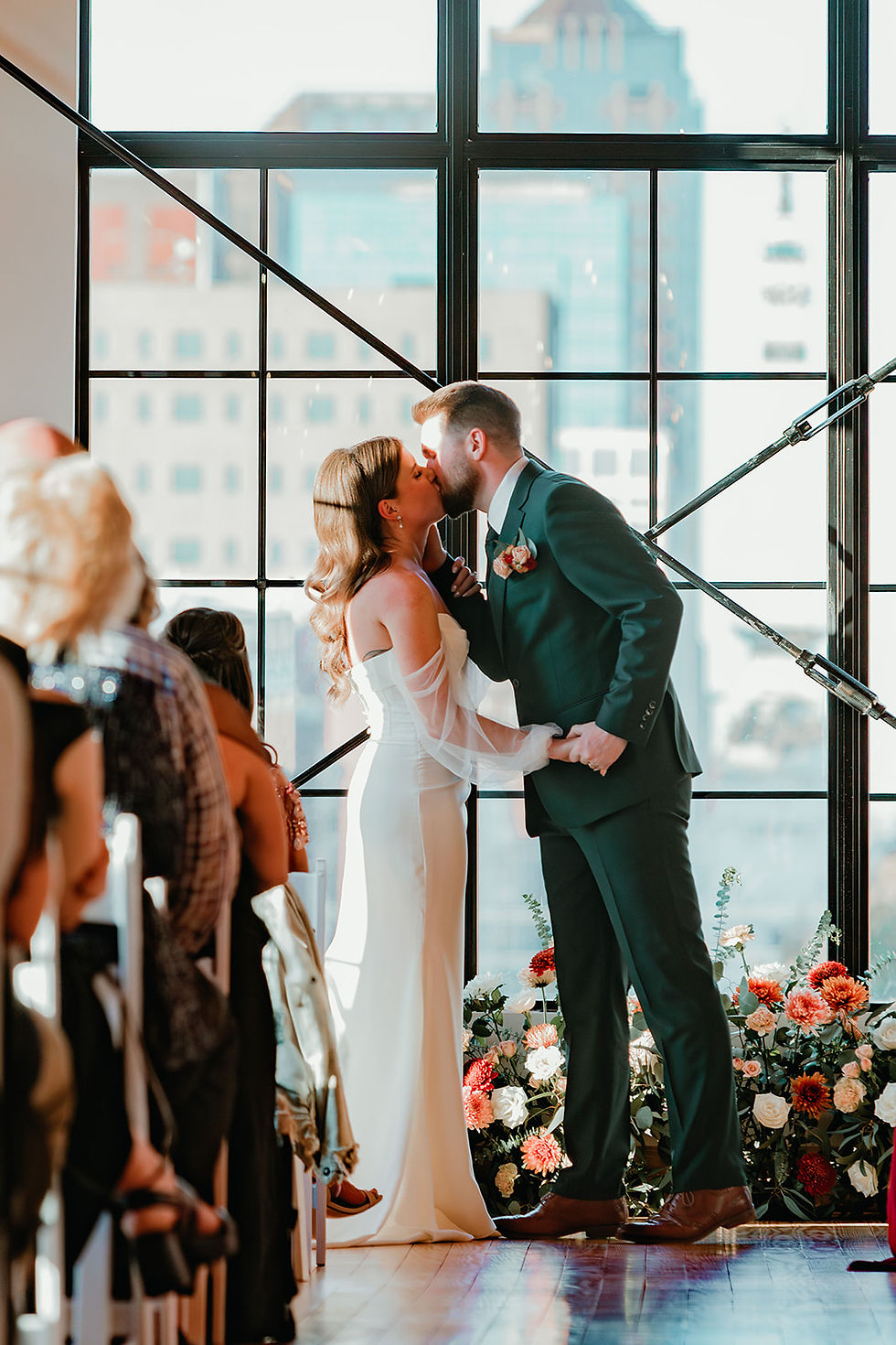 couples first kiss in downtown indianapolis venue