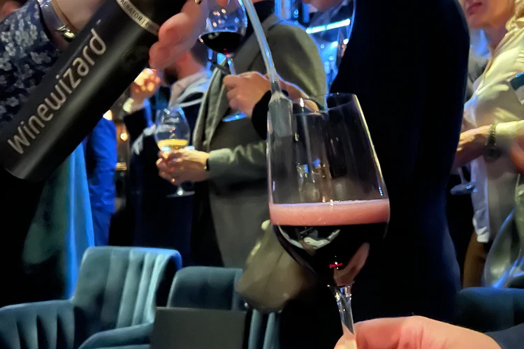 Winewizard_in_glass_3.webp