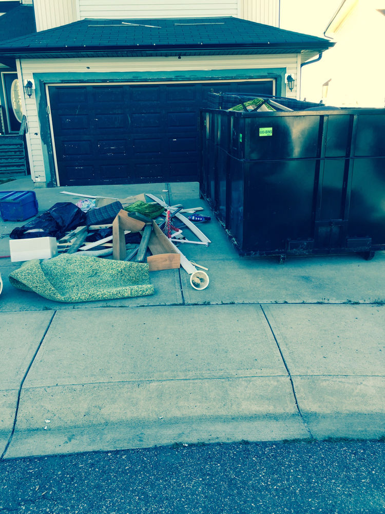 Rent bin Calgary / Get a bin dumpster 403-680-2467