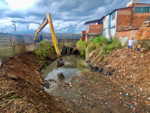 Itaquá retira 19 mil toneladas de resíduos de córregos e recupera quase 140 mil m² de pavimento