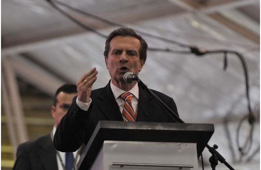 Fernando Londoño niega haber abandonado el Centro Democrático.